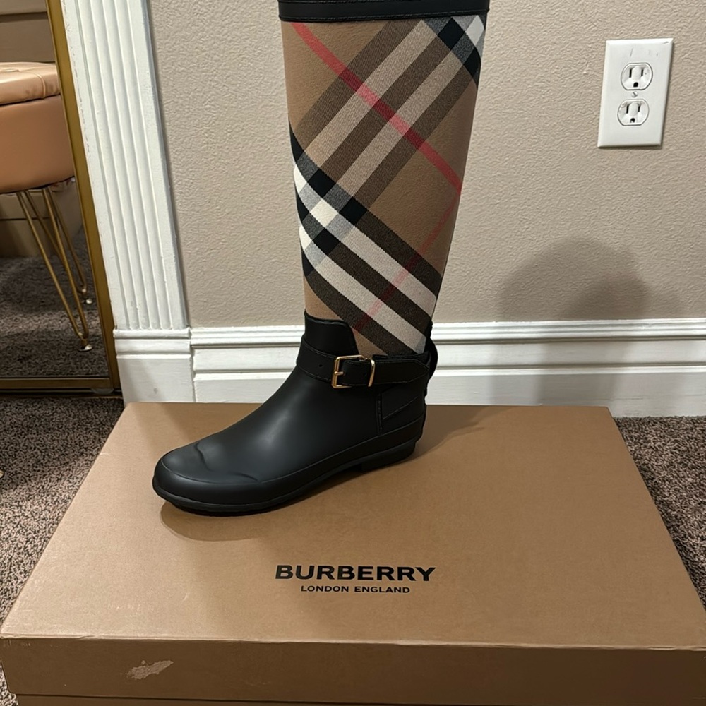 Burberry Boots